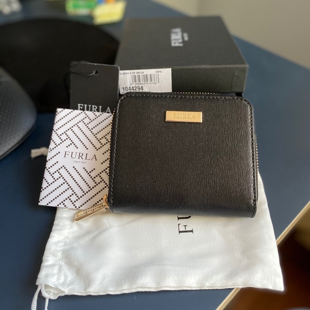 Furla small leather wallet​